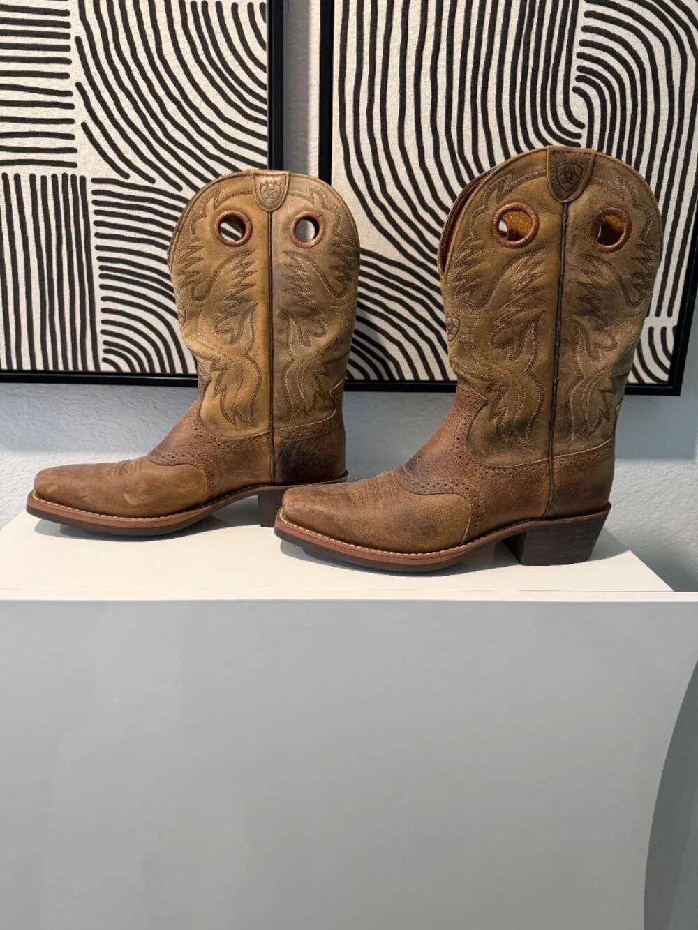 MAN Cowboy Boot ARIAT 9.5D in brown color